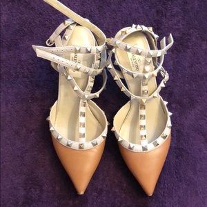 Valentino RockStud kitten heel - great condition!